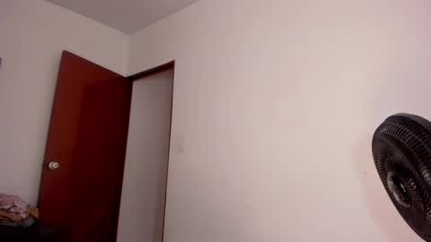 Snapshot of kittyhotts chatting on December 14, 12:55 am Sari bell online show from December 14, 12:55 am