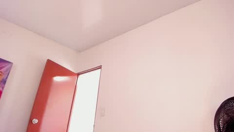 Snapshot of kittyhotts chatting on December 19, 2:57 pm Sari bell online show from December 19, 2:57 pm