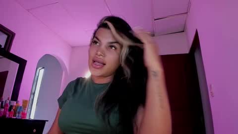 Snapshot of kittyhotts chatting on February 4, 12:33 pm Sari bell online show from February 4, 12:33 pm