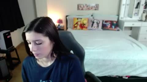 Snapshot of kittykat18x chatting on July 3, 2:18 am Isabel online show from July 3, 2:18 am