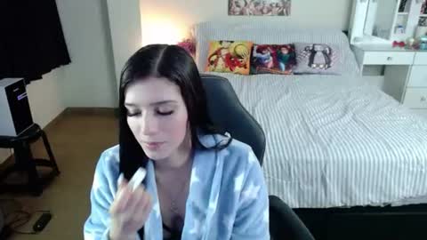 Snapshot of kittykat18x chatting on July 11, 2:47 am Isabel online show from July 11, 2:47 am
