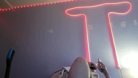 kittykat 1999 online show from October 16, 8:59 am