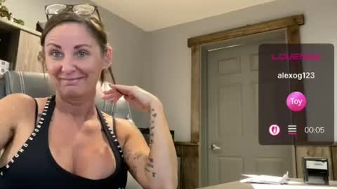 Snapshot of kittykattlove2 chatting on June 26, 3:38 pm kittykattlove2 online show from June 26, 3:38 pm