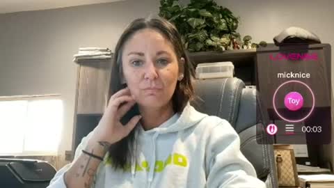 Snapshot of kittykattlove2 chatting on August 5, 1:47 pm kittykattlove2 online show from August 5, 1:47 pm