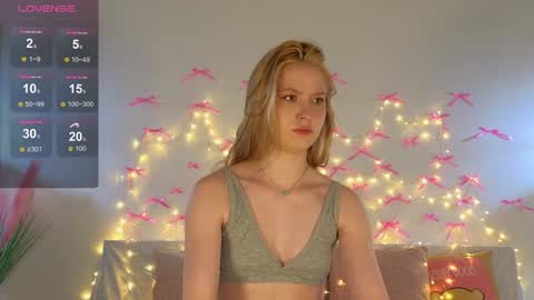 Monika online show from November 12, 3:51 am