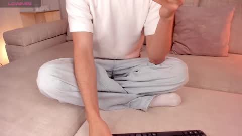 Sebastian online show from December 2, 1:44 am