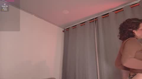 Sophie online show from March 25, 12:16 am