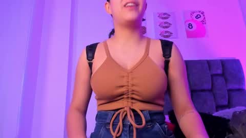 Snapshot of kittystar18 chatting on March 17, 6:33 pm kitty online show from March 17, 6:33 pm