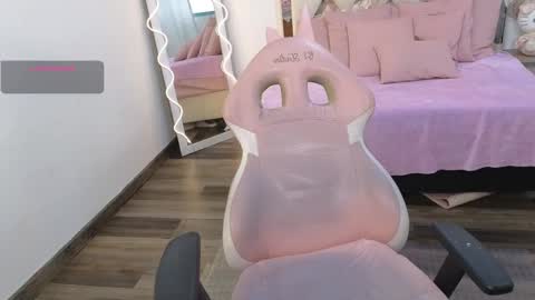 Snapshot of kittystar_tay chatting on February 24, 7:09 pm Kitty online show from February 24, 7:09 pm