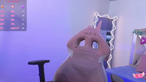 Snapshot of kittystar_tay chatting on March 1, 10:10 pm Kitty online show from March 1, 10:10 pm