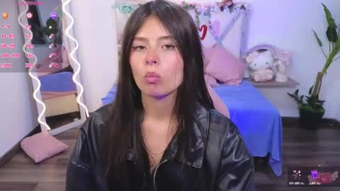 Snapshot of kittystar_tay chatting on March 2, 1:15 am Kitty online show from March 2, 1:15 am