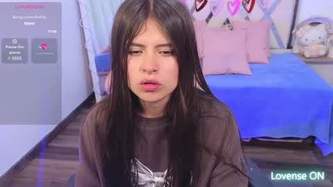 Snapshot of kittystar_tay chatting on March 4, 7:11 pm Kitty online show from March 4, 7:11 pm