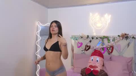 Snapshot of kittystar_tay chatting on March 12, 1:25 am Kitty online show from March 12, 1:25 am