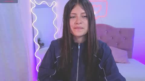 Snapshot of kittystar_tay chatting on September 15, 11:54 am Kitty online show from September 15, 11:54 am