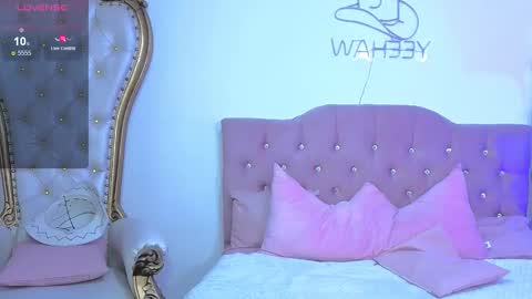 Snapshot of kittystar_tay chatting on September 17, 12:07 pm Kitty online show from September 17, 12:07 pm