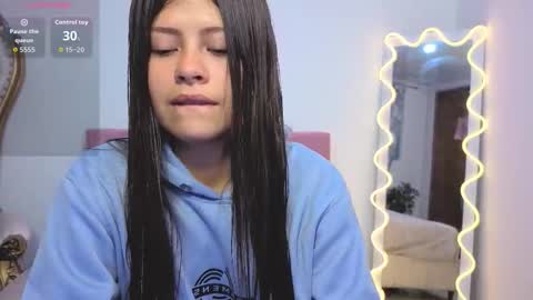 Snapshot of kittystar_tay chatting on October 8, 11:41 am Kitty online show from October 8, 11:41 am