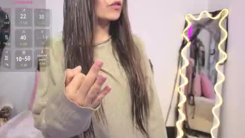 Snapshot of kittystar_tay chatting on October 19, 11:55 am Kitty online show from October 19, 11:55 am