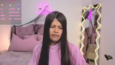 Snapshot of kittystar_tay chatting on October 29, 11:56 am Kitty online show from October 29, 11:56 am