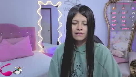 Snapshot of kittystar_tay chatting on November 25, 11:43 am Kitty online show from November 25, 11:43 am