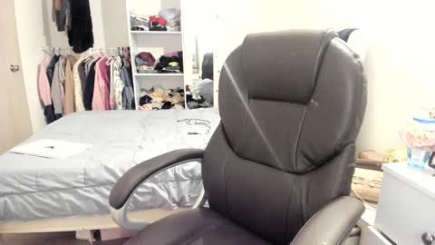 Snapshot of kittywantslove23 chatting on October 4, 11:36 pm kittywantslove23 online show from October 4, 11:36 pm