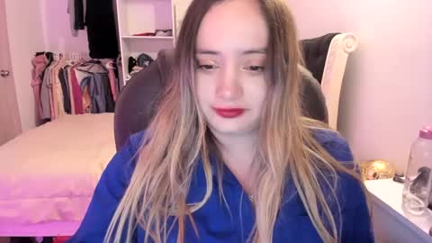 Snapshot of kittywantslove23 chatting on October 11, 10:41 pm kittywantslove23 online show from October 11, 10:41 pm