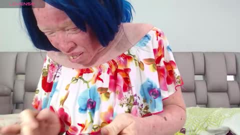 kittywhiteass online show from October 12, 7:02 pm