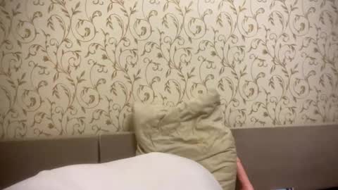 kittywithu online show from October 9, 5:11 pm