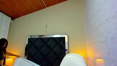 kitty online show from October 6, 11:18 am