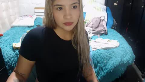 kittyzevee_ online show from September 29, 10:25 pm