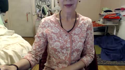 KiuminBerry online show from October 5, 5:55 pm