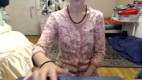 KiuminBerry online show from October 20, 10:38 am