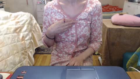 KiuminBerry online show from June 14, 1:02 pm
