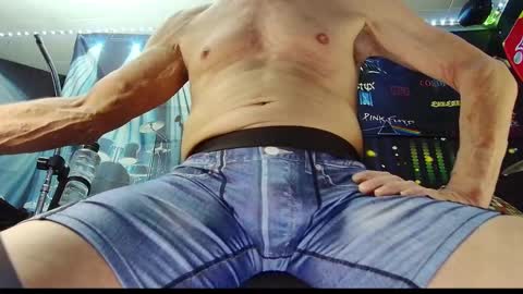 kiveuxmakeu online show from October 1, 4:02 pm