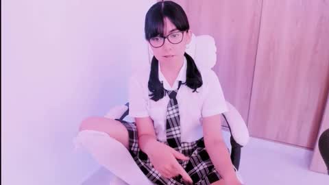 Snapshot of kiwi____ chatting on February 27, 7:47 pm Little piece of fruit online show from February 27, 7:47 pm