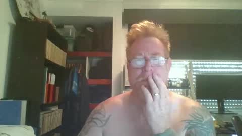 Snapshot of kiwi_boss61 chatting on February 23, 1:25 am kiwi_boss61 online show from February 23, 1:25 am