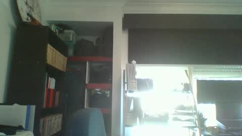 Snapshot of kiwi_boss61 chatting on May 7, 3:45 am kiwi_boss61 online show from May 7, 3:45 am
