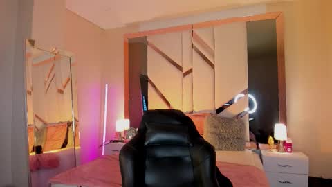 Kiwi online show from March 13, 1:07 pm