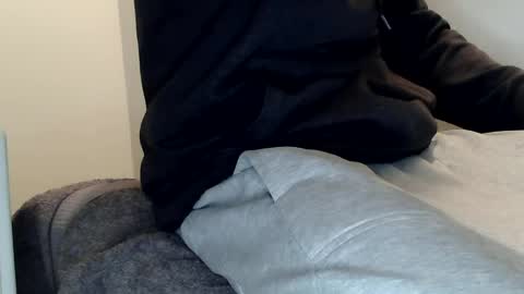 Snapshot of kiwibulge123 chatting on June 21, 9:39 pm kiwibulge123 online show from June 21, 9:39 pm
