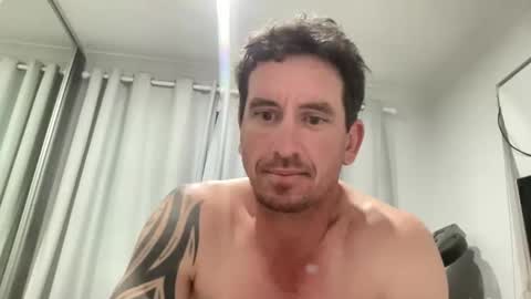 Snapshot of kiwibuzzer chatting on October 30, 5:24 pm Champ online show from October 30, 5:24 pm