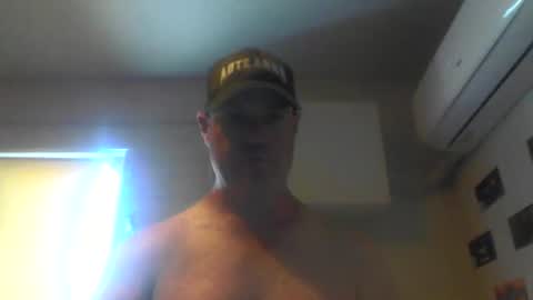 Snapshot of kiwiguy19773 chatting on February 23, 11:36 pm kiwiguy19773 online show from February 23, 11:36 pm