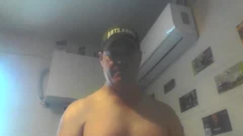 kiwiguy19773 online show from February 11, 11:21 pm