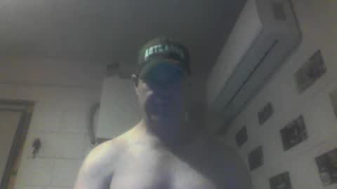 Snapshot of kiwiguy19773 chatting on April 14, 7:03 am kiwiguy19773 online show from April 14, 7:03 am