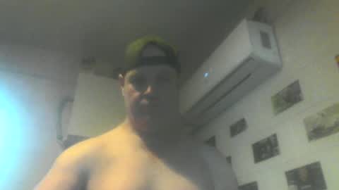 Snapshot of kiwiguy19773 chatting on June 21, 3:53 am kiwiguy19773 online show from June 21, 3:53 am