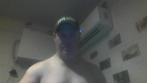 Snapshot of kiwiguy19773 chatting on June 27, 8:41 am kiwiguy19773 online show from June 27, 8:41 am