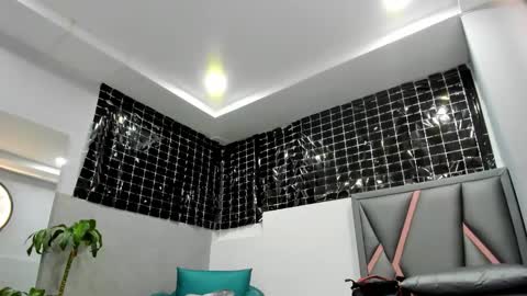 klariz09 online show from November 18, 2:39 am