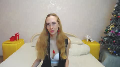 Snapshot of klaryevans chatting on January 15, 6:33 am Klary online show from January 15, 6:33 am