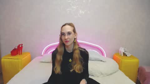 Snapshot of klaryevans chatting on January 21, 6:33 am Klary online show from January 21, 6:33 am