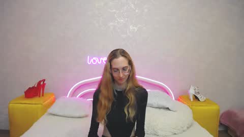 Snapshot of klaryevans chatting on January 22, 2:35 pm Klary online show from January 22, 2:35 pm