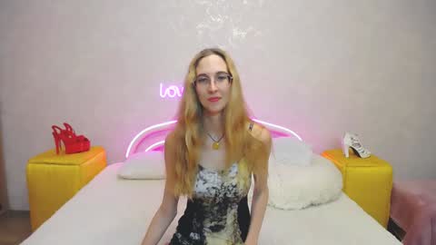 Snapshot of klaryevans chatting on January 26, 4:30 pm Klary online show from January 26, 4:30 pm