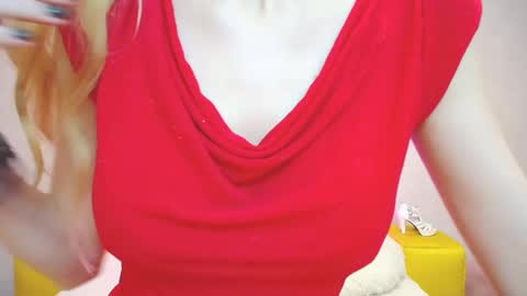 Snapshot of klaryevans chatting on February 14, 2:54 pm Klary online show from February 14, 2:54 pm